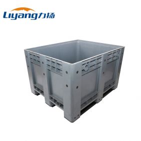 Solid plastic pallet box